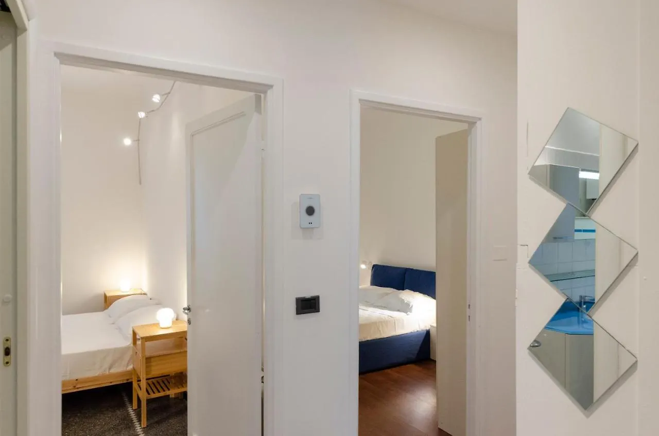 Altido Vibrant Apt For 6, Close To The Aquarium Of Genoa