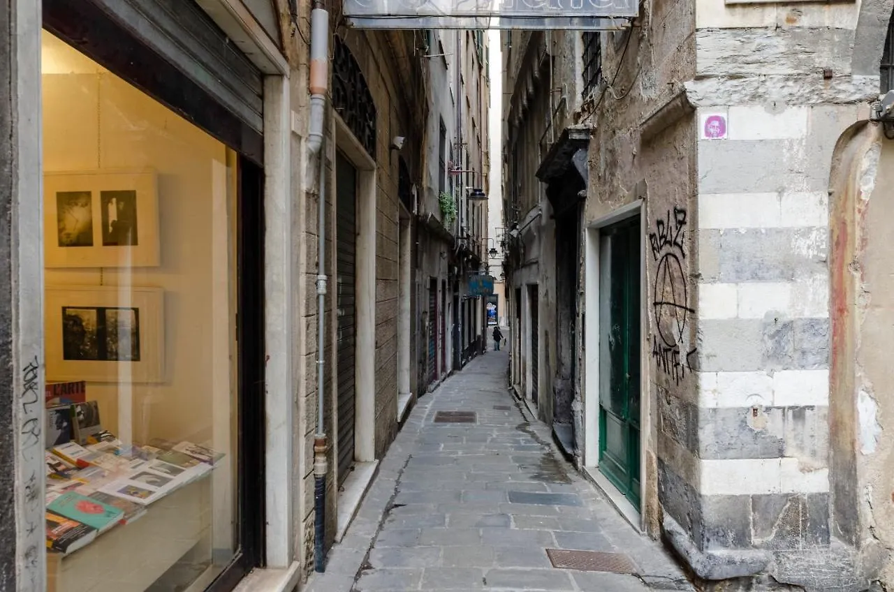 Altido Vibrant Apt For 6, Close To The Aquarium Of Genoa