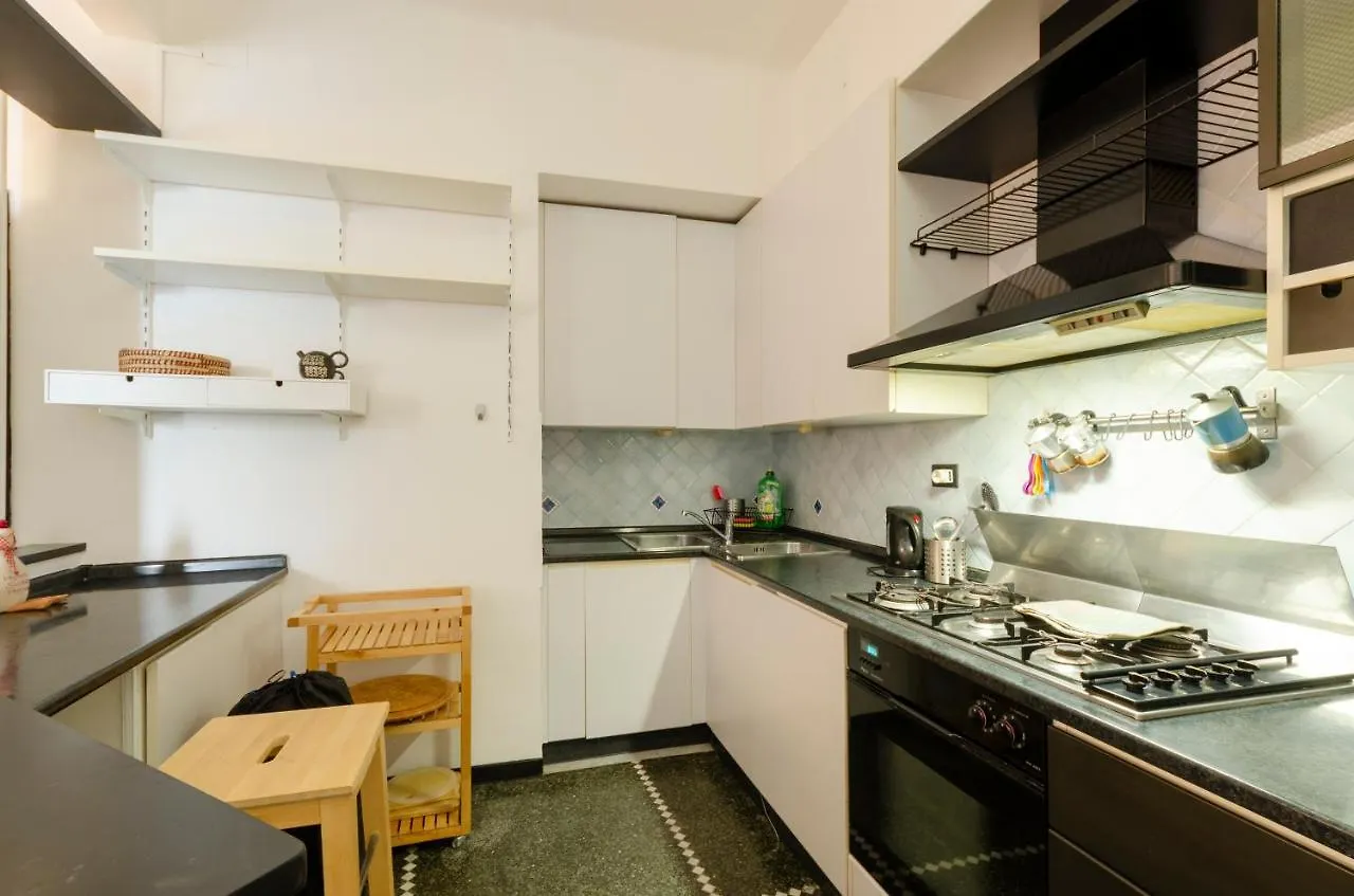 Altido Vibrant Apt For 6, Close To The Aquarium Of Genoa Apartment