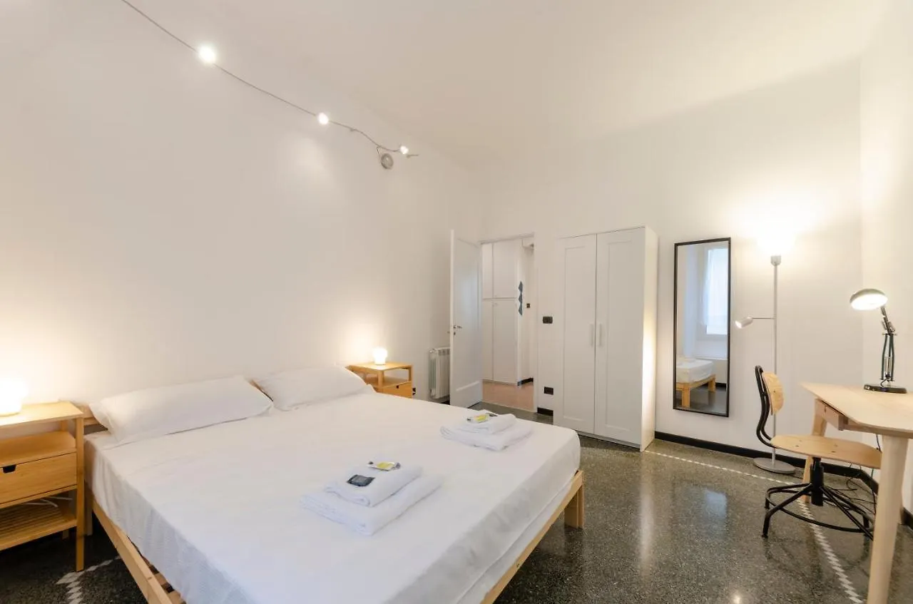 Altido Vibrant Apt For 6, Close To The Aquarium Of Genoa Apartment